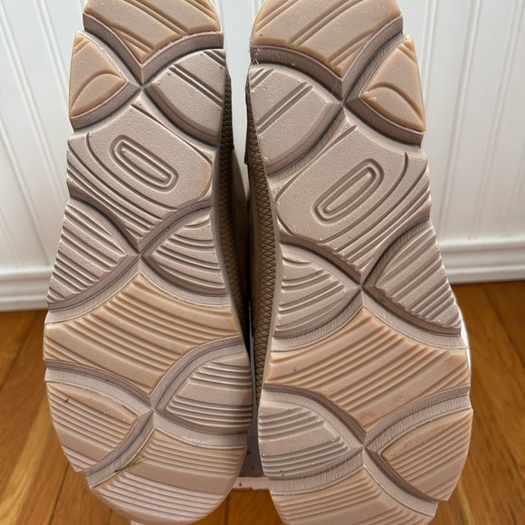 Women's Winter Boots with Faux Fur Lining - Picture 8 of 8